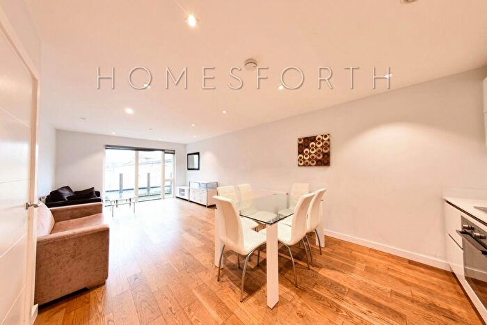 3 Bedroom Apartment To Rent In Cityscape Apartments, Heneage Street, Whitechapel, E1