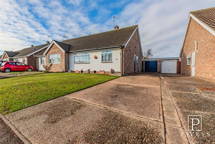 2 Bedroom Semi-Detached Bungalow For Sale In Norwood Way, Walton On The Naze, CO14