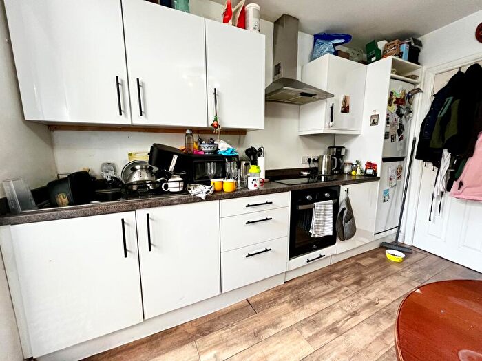 1 Bedroom Flat To Rent In Bedminster, North Street, BS3