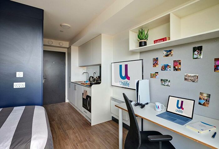 1 Bedroom Private Hall To Rent In Bargate House, Southampton, SO14