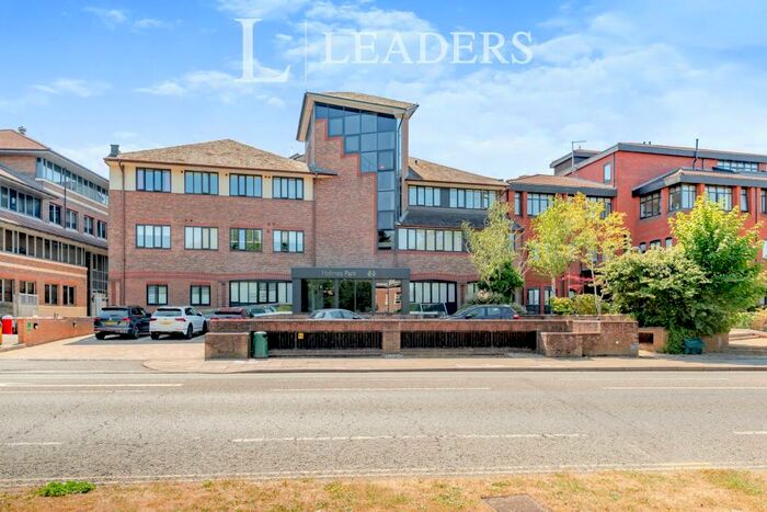 2 Bedroom Flat To Rent In Holmes Park, Horsham, RH12