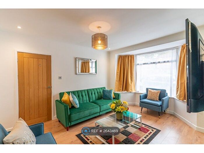 3 Bedroom End Of Terrace House To Rent In Percy Road, Southampton, SO16