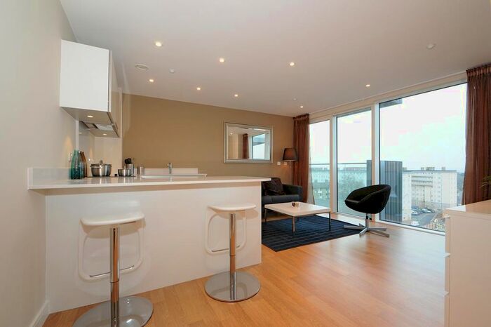 1 Bedroom Flat To Rent In Residence Tower, Woodberry Grove, London, N4