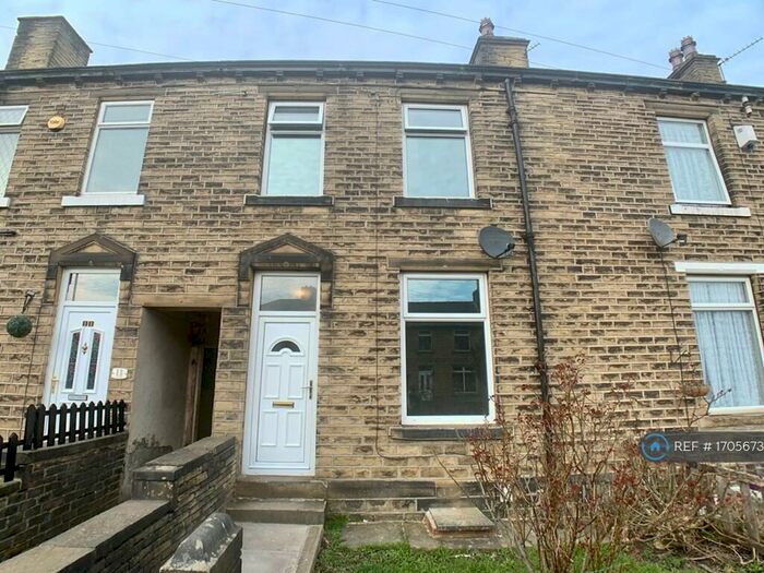 3 Bedroom Terraced House To Rent In Chestnut Street, Huddersfield, HD2