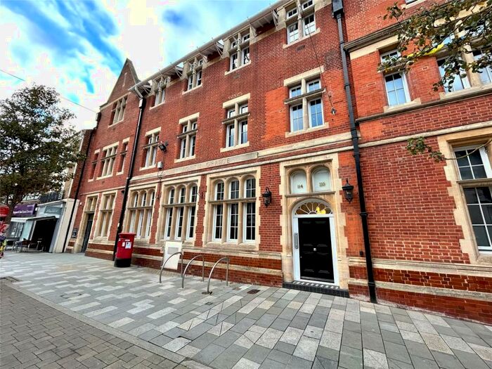 1 Bedroom Apartment To Rent In High Street, Maidenhead, Berkshire, SL6