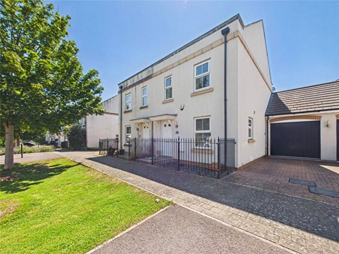 3 Bedroom Semi-Detached House For Sale In Oak Leaze, Patchway, Bristol, South Gloucestershire, BS34