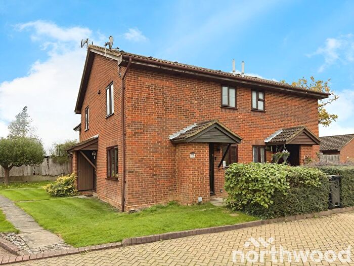 1 Bedroom Terraced House For Sale In Danetree Close, West Ewell, Epsom, KT19