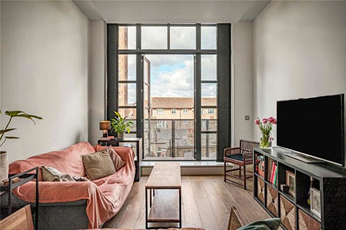 2 Bedroom Apartment To Rent In Chatham Place, London, E9