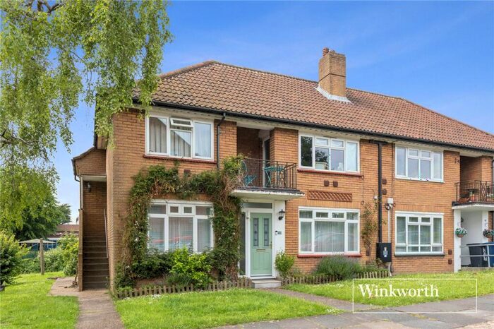 1 Bedroom Apartment For Sale In Basing Way, Finchley, London, N3