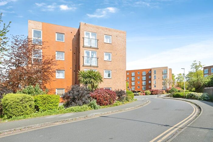 1 Bedroom Flat For Sale In Pavilion Close, Leicester, LE2