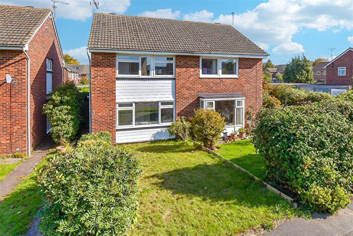 3 Bedroom Semi-Detached House For Sale In Molescroft Way, Tonbridge, Kent, TN9