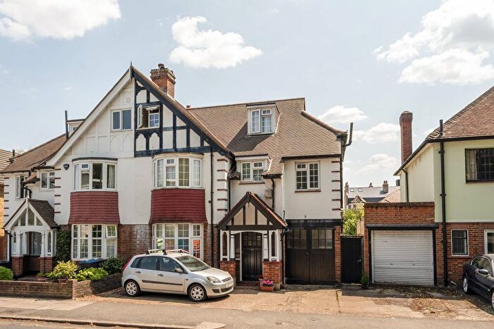 1 Bedroom Flat To Rent In Woodside, Wimbledon, London, SW19