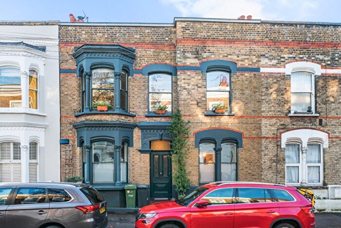3 Bedroom Detached House To Rent In Elm Park, London, SW2