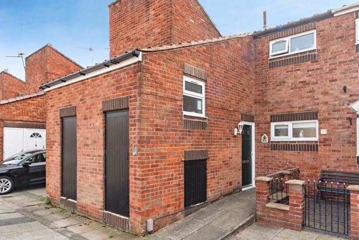 2 Bedroom Flat For Sale In Whitecross Road, Warrington, Cheshire, WA5