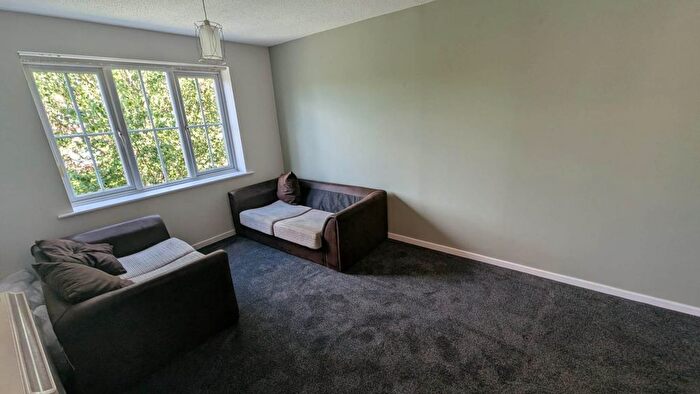 2 Bedroom Flat To Rent In Marshbrook Drive, Blackley, M9