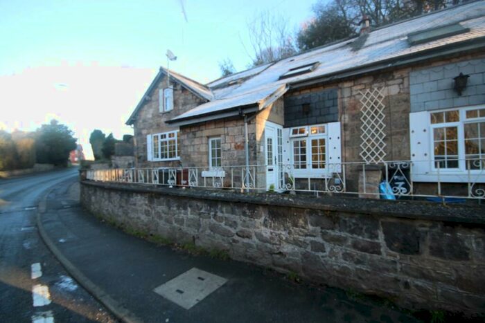 2 Bedroom Cottage To Rent In Bridge End, Wrexham, LL12