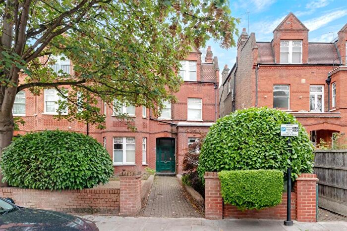 4 Bedroom Flat For Sale In Goldhurst Terrace, South Hampstead, NW6