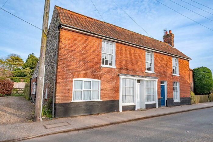 4 Bedroom Detached House For Sale In Front Street, Fakenham, NR21