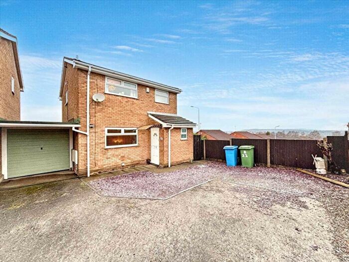 4 Bedroom Detached House For Sale In Crosby Close, Forest Town, Mansfield, NG19