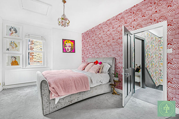 5 Bedroom Detached House To Rent In Old Park Road, N13