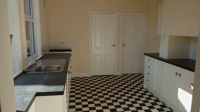 1 Bedroom Flat To Rent In Balmoral Road, Town Moor, DN2