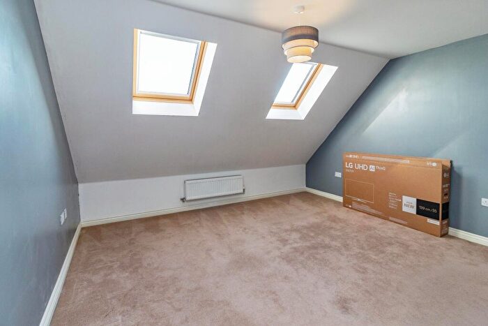 3 Bedroom End Of Terrace House For Sale In Cheviot Gardens, Oakridge Park, Milton Keynes, Buckinghamshire, MK14