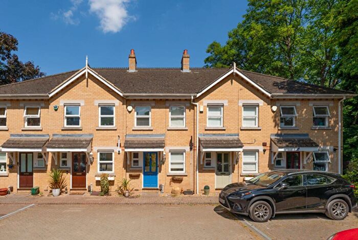 2 Bedroom Terraced House To Rent In Meadside Close, Beckenham, BR3