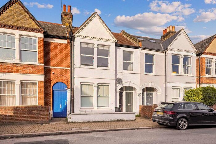 3 Bedroom Maisonette To Rent In Penwith Road, London, SW18