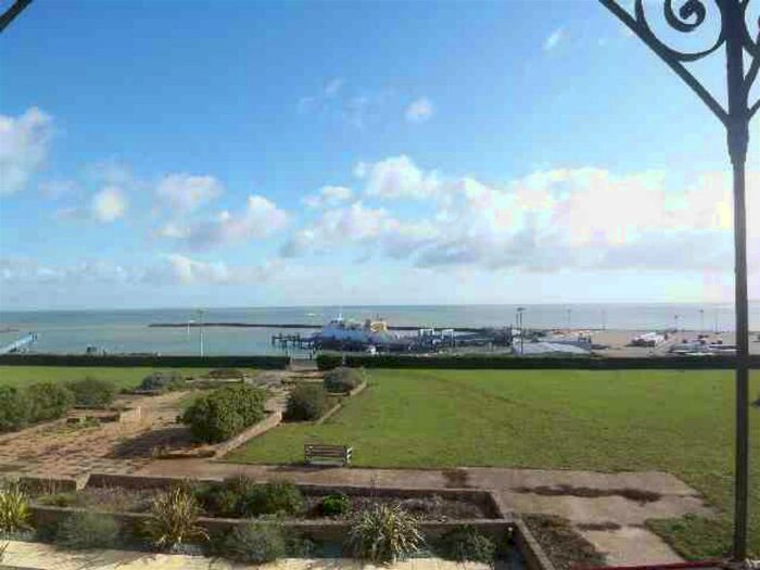 2 Bedroom Flat To Rent In St. Augustines Road, Ramsgate, CT11