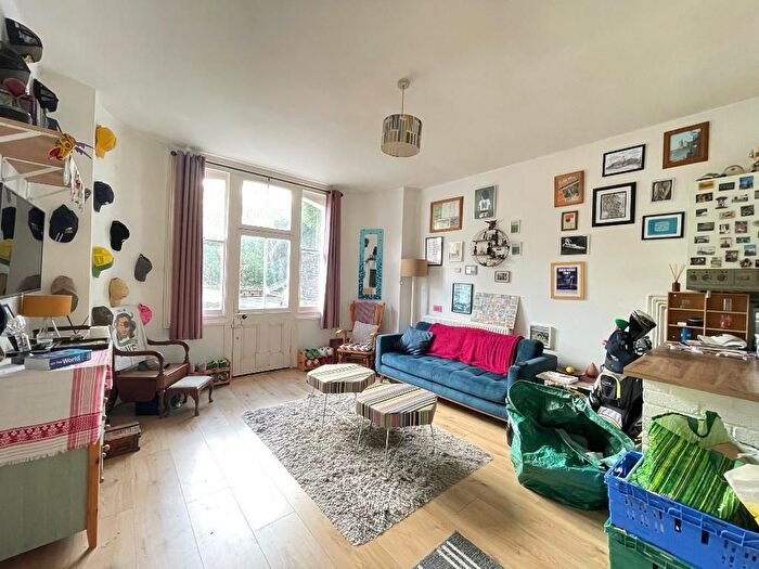 1 Bedroom Flat To Rent In Cromwell Road, Hove, BN3