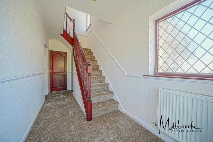3 Bedroom Semi-Detached House To Rent In Glendale Road, Mosley Common, Manchester, M28