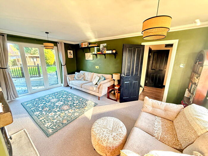 3 Bedroom Village House For Sale In Hesketh Road, Yardley Gobion, West Northamptonshire, NN12