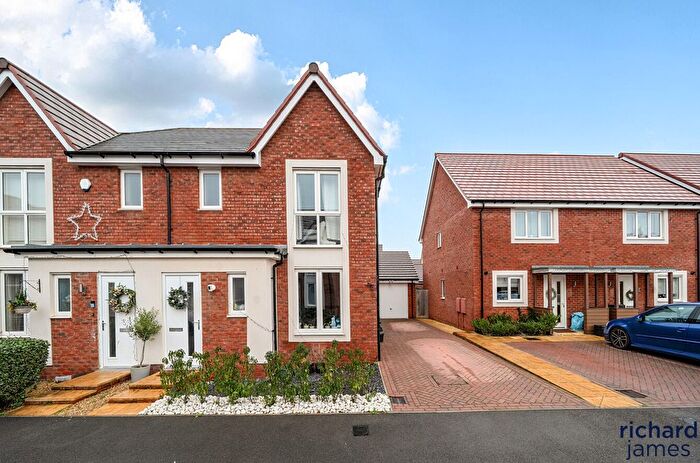 3 Bedroom Semi-Detached House For Sale In Faulkner Road, Tadpole Garden Village, Swindon, SN25