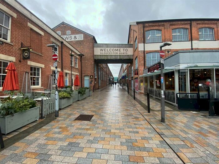 2 Bedroom Flat To Rent In Double Reynolds Warehouse, Gloucester Docks, GL1