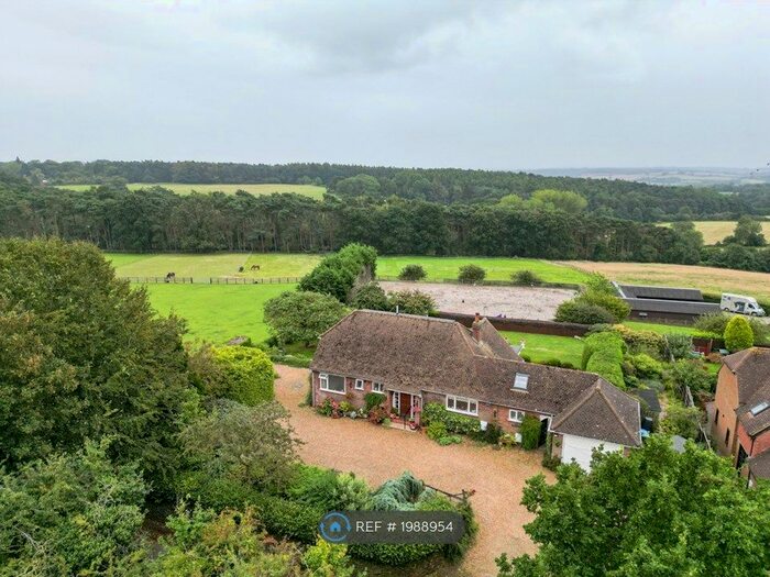 4 Bedroom Detached House To Rent In Heath Road, Great Brickhill, Buckinghamshire, MK17