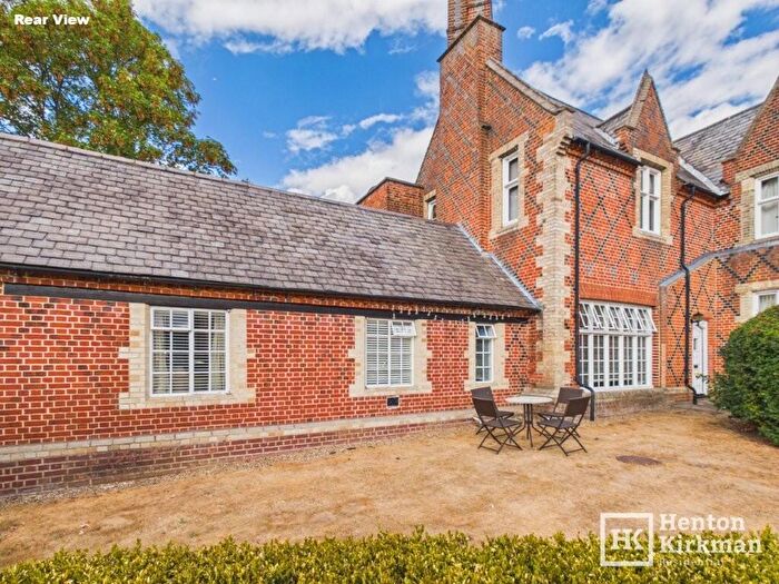 2 Bedroom Apartment For Sale In Grey Lady Place, Billericay, Essex, CM11