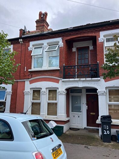2 Bedroom Flat For Sale In Ingatestone Road, London, SE25