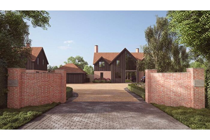 4 Bedroom Detached House For Sale In Toddington Road, Harlington, Bedfordshire, LU5