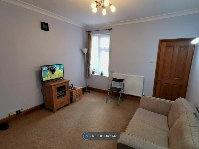 3 Bedroom Terraced House To Rent In Howard Street, Loughborough, LE11