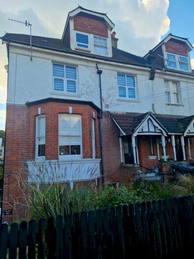 3 Bedroom Flat To Rent In Jameson Road, Bexhill-On-Sea, TN40