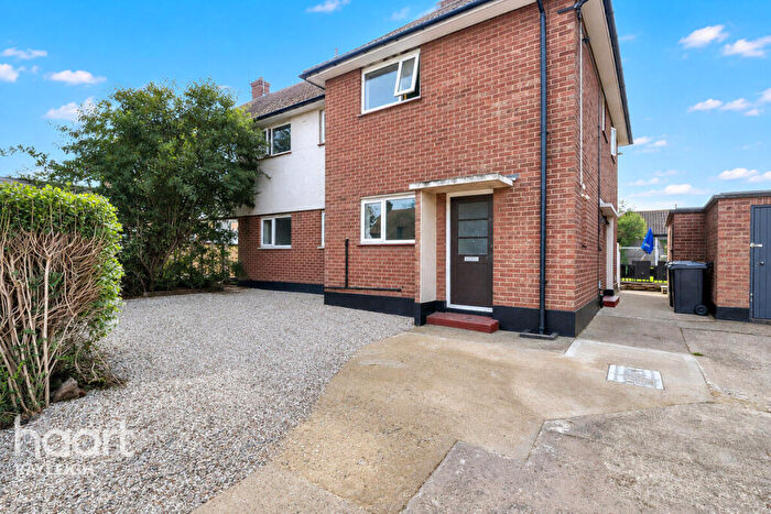 2 Bedroom Flat To Rent In Creswick Avenue, Rayleigh, SS6