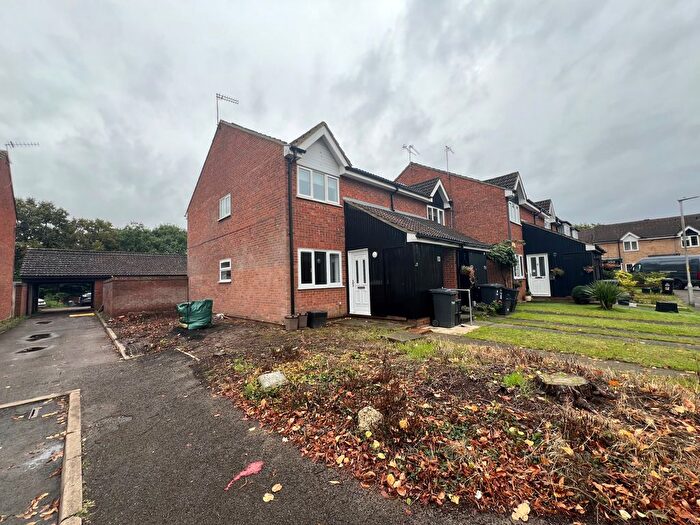 1 Bedroom Flat To Rent In Beeston Drive, Cheshunt, Waltham Cross, EN8