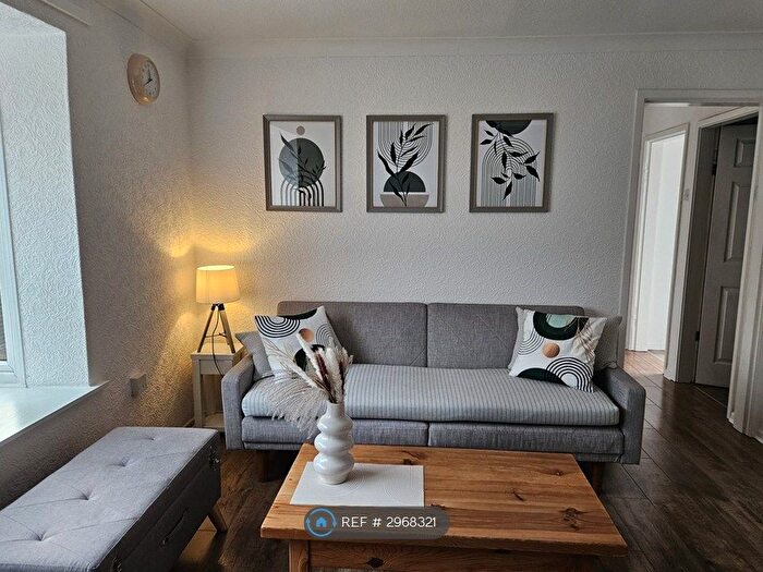 2 Bedroom Flat To Rent In Robins Court, Newark, NG24