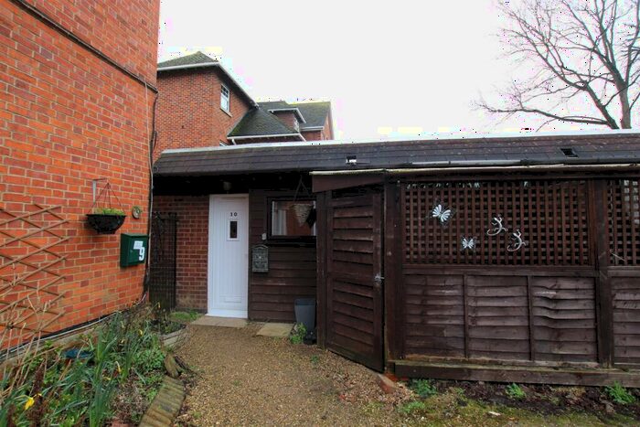 1 Bedroom Apartment To Rent In Tilehurst Road, Reading, RG30