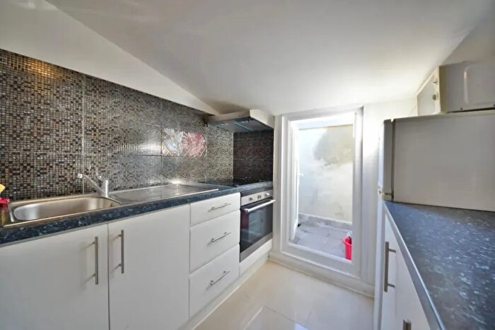 1 Bedroom Flat To Rent In Axminster Road, Holloway, N7