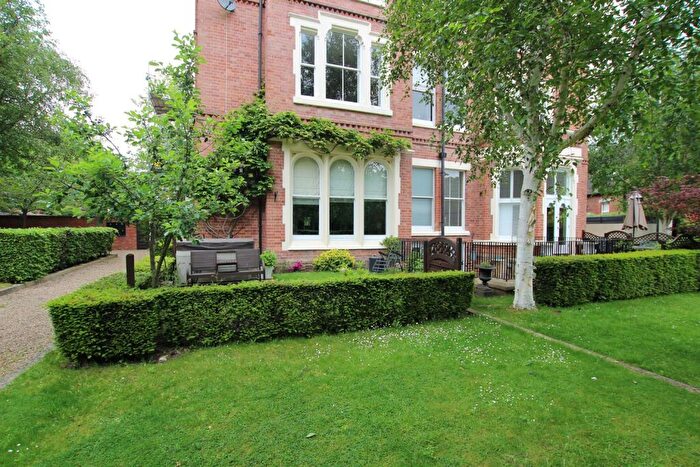 3 Bedroom Apartment To Rent In Yorke House, The Park, NG7