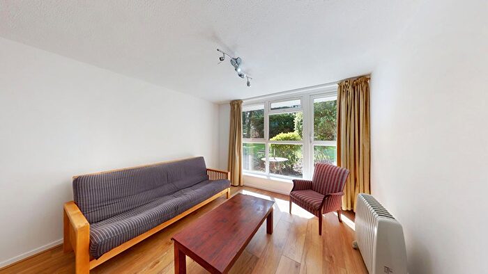 1 Bedroom Flat To Rent In Nether Street, London, N3