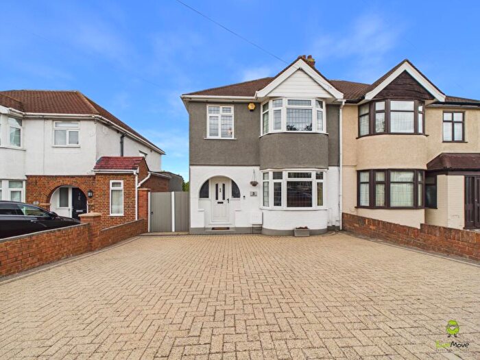 3 Bedroom Semi-Detached House For Sale In Horsham Road, Bexleyheath, Kent, DA6
