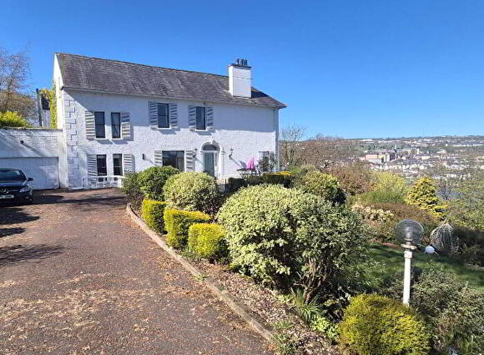 6 Bedroom Semi-Detached House For Sale In Victoria Park, Derry, BT47