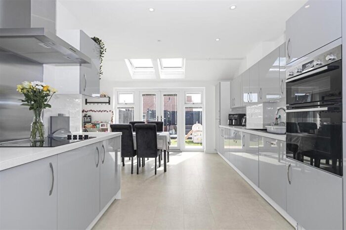 3 Bedroom Terraced House For Sale In Alexander Road, Keynsham, BS31